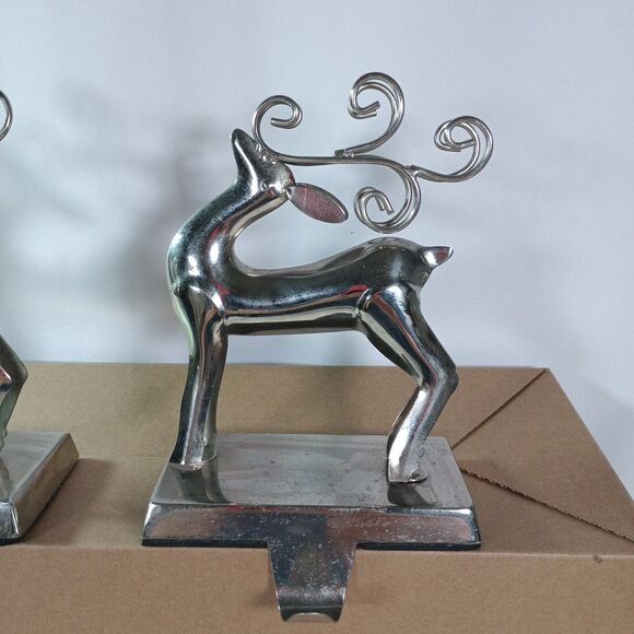 Pair of Silver Reindeer Stocking Holders – Mantelpiece Christmas Decor – Metal - Picture 3 of 10